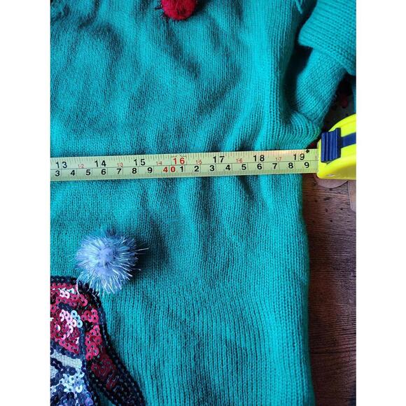 Women size M Green Santa Sweater with Pom Poms NWT - Picture 7 of 9